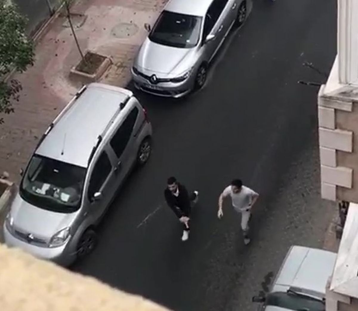 Beyoğlu nda sokak ortasında silahlı kavga #6