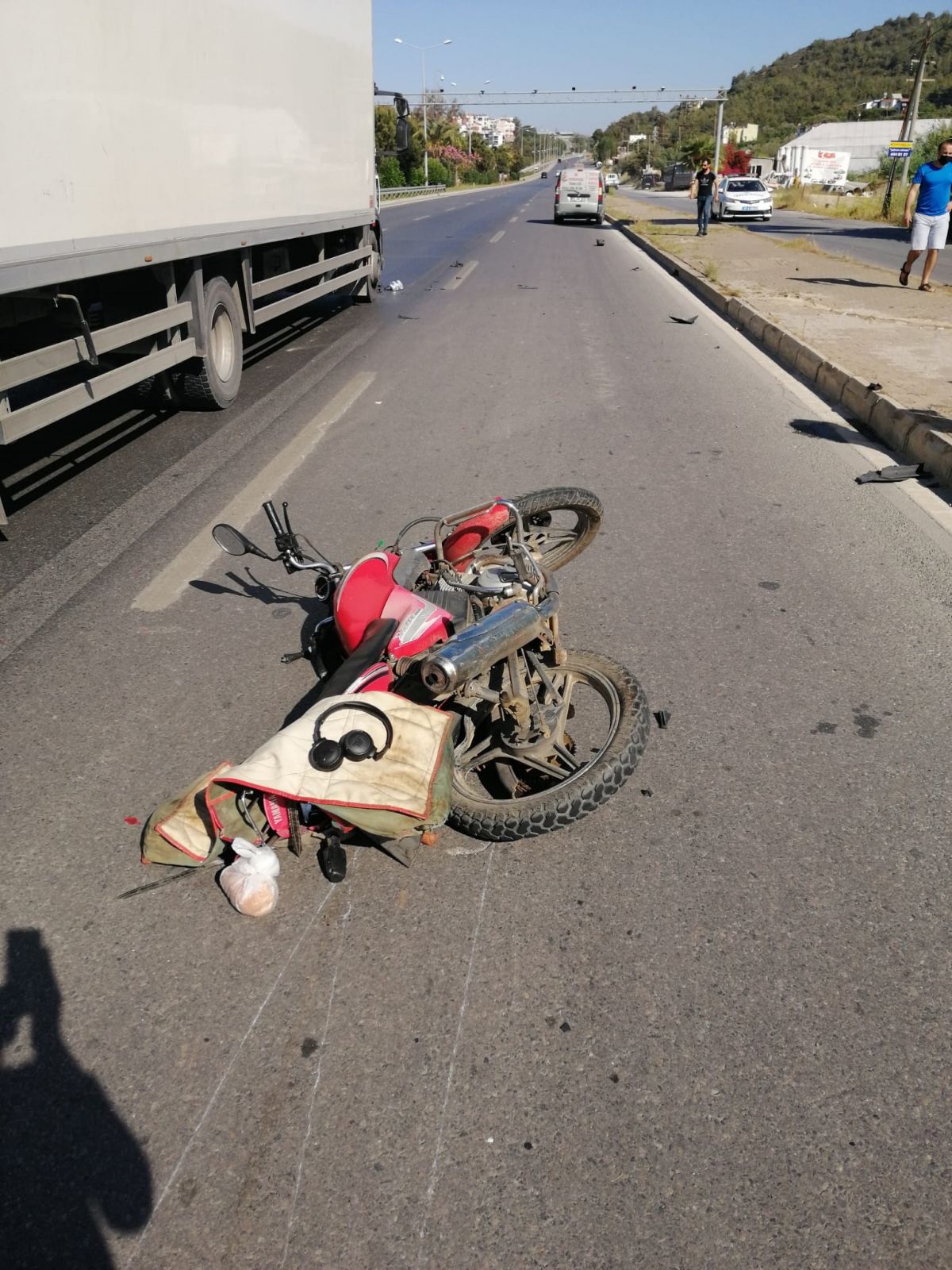 Antalya da motosiklet sürücüsünün ağır yaralandığı kaza #5