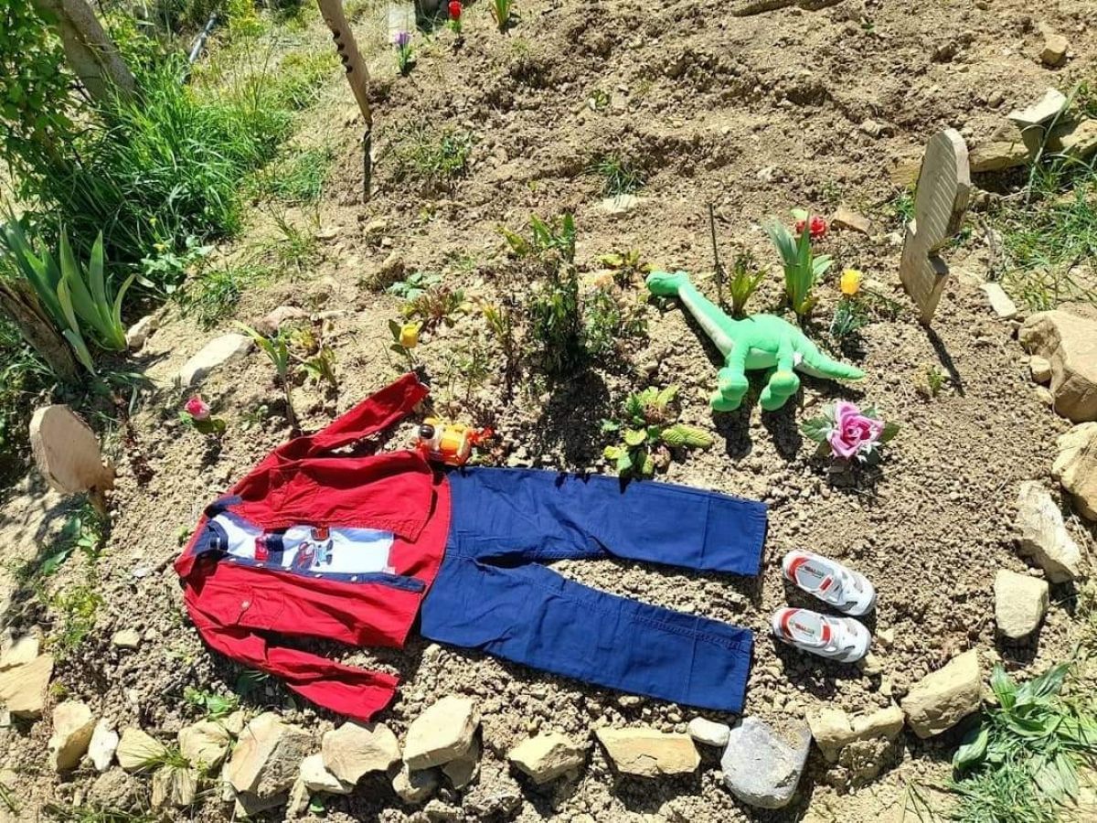 Zonguldak ta hayatını kaybeden oğluna bayramlık alan anne yürekleri dağladı #2