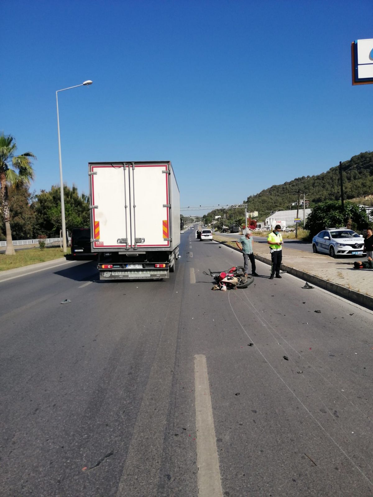 Antalya da motosiklet sürücüsünün ağır yaralandığı kaza #6