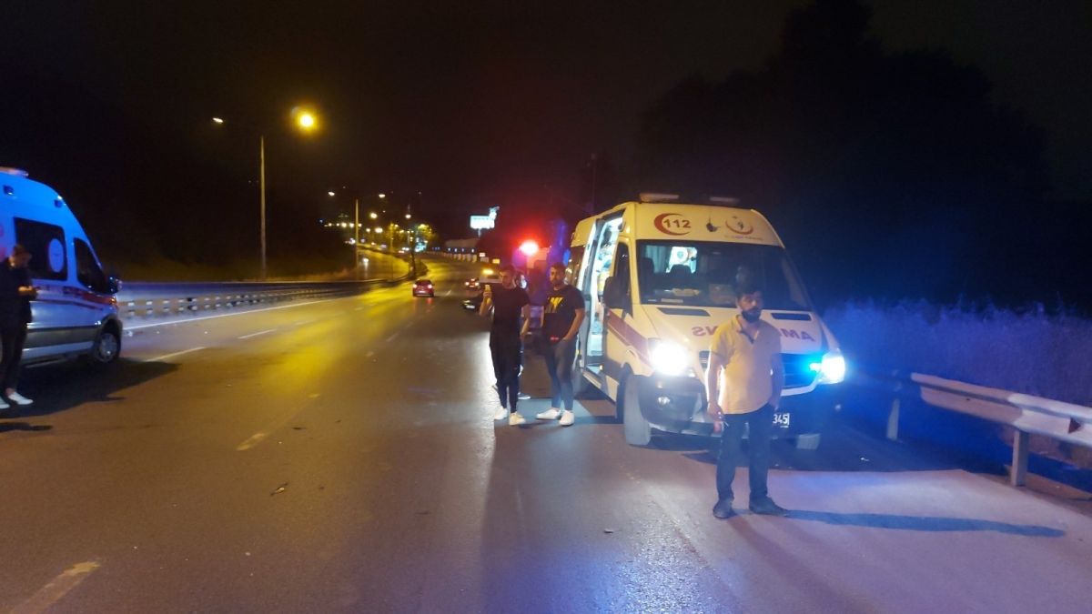 İstanbul da şampiyonluk kutlamasında kaza: 4 yaralı #4