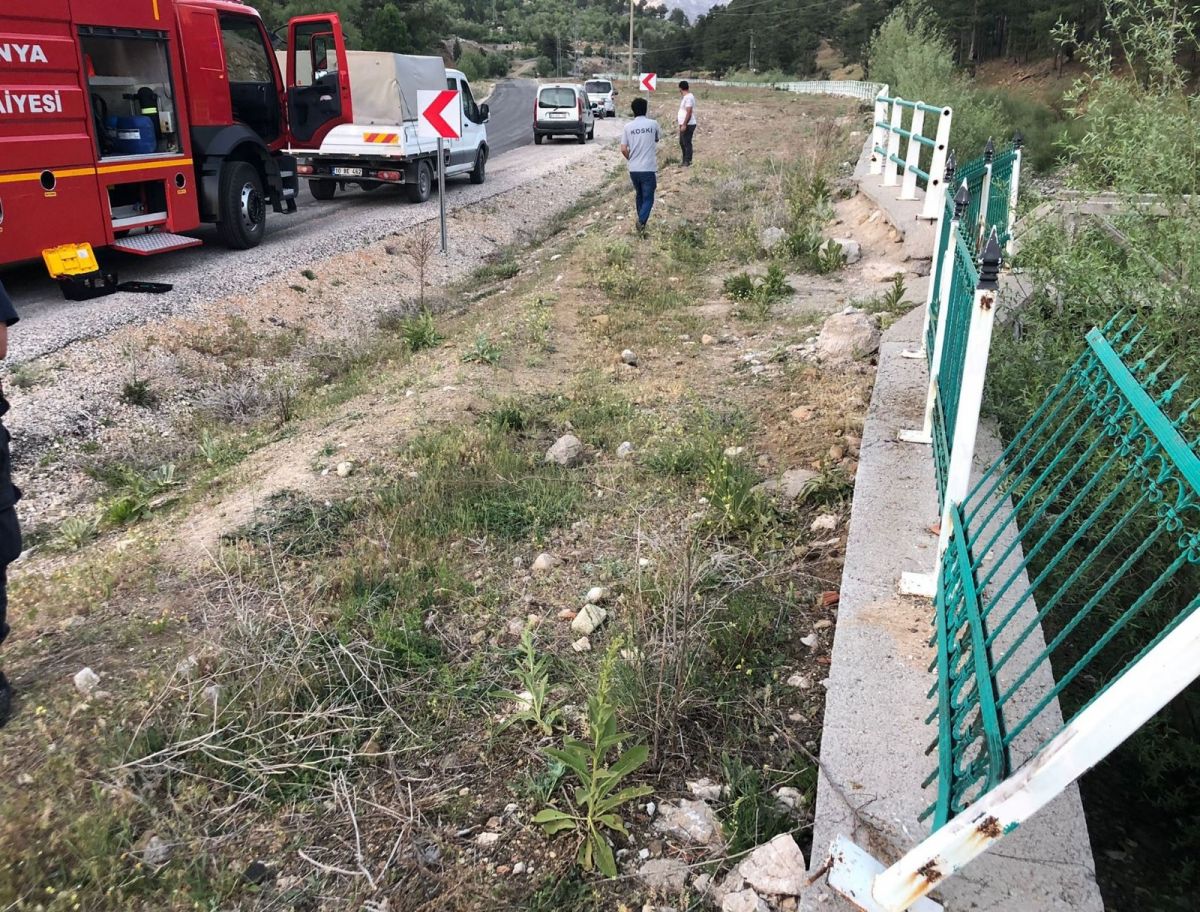 Konya’da kamyonet kanala düştü: 4 yaralı #4