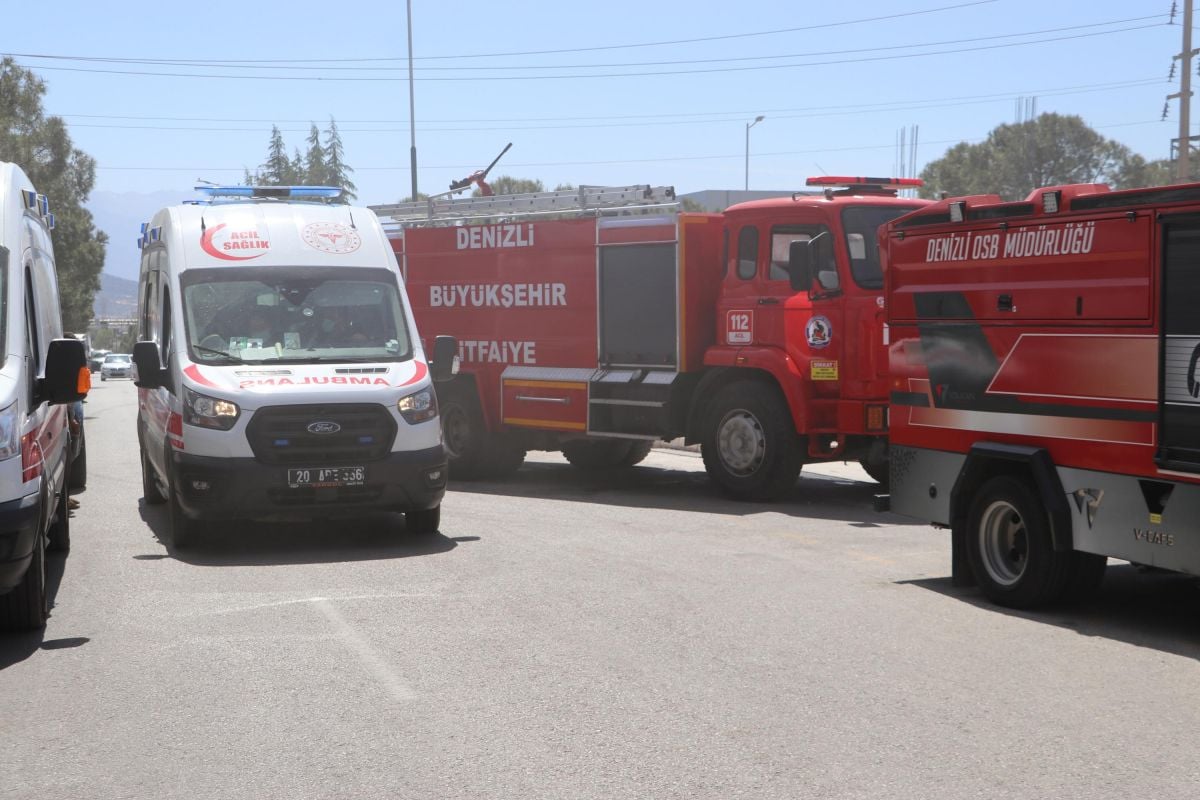 Denizli de fabrika yangınında 4 işçi dumandan etkilendi #5