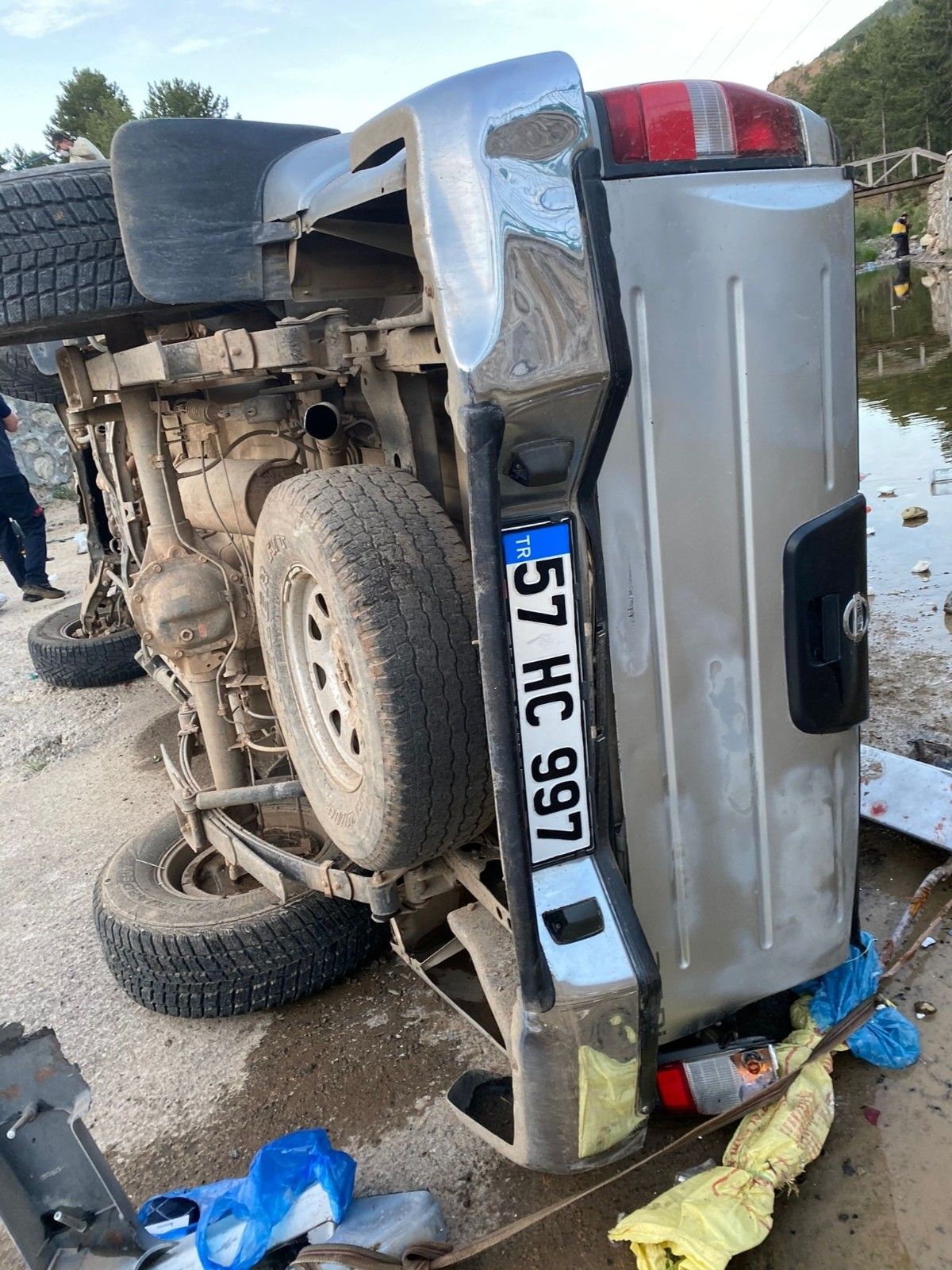 Konya’da kamyonet kanala düştü: 4 yaralı #6