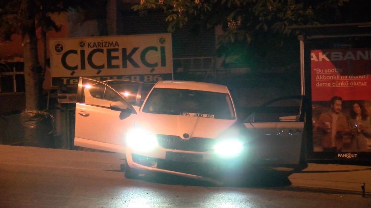 İstanbul da polisten kaçan otomobil bekçilere çarptı #5