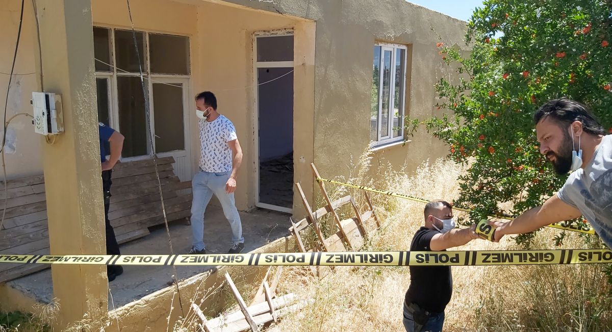 Antalya da işçileri için kiralamak istediği evde erkek cesedi buldu #2