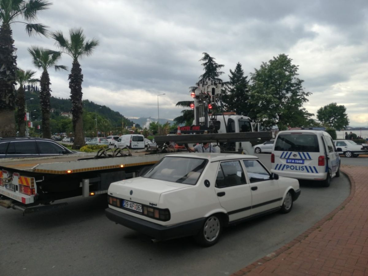 Zonguldak ta arabası çekilen sürücü polislere sitem etti #1