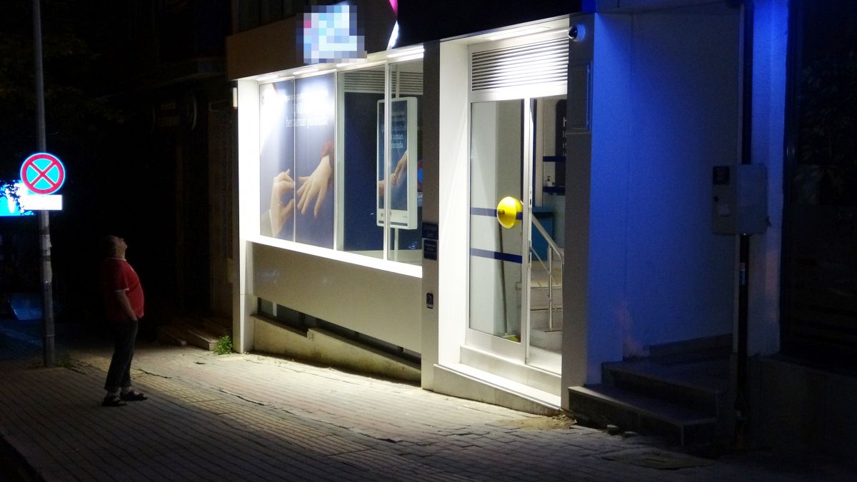 Bursa daki hırsız, bankadan önce züccaciye soydu #2