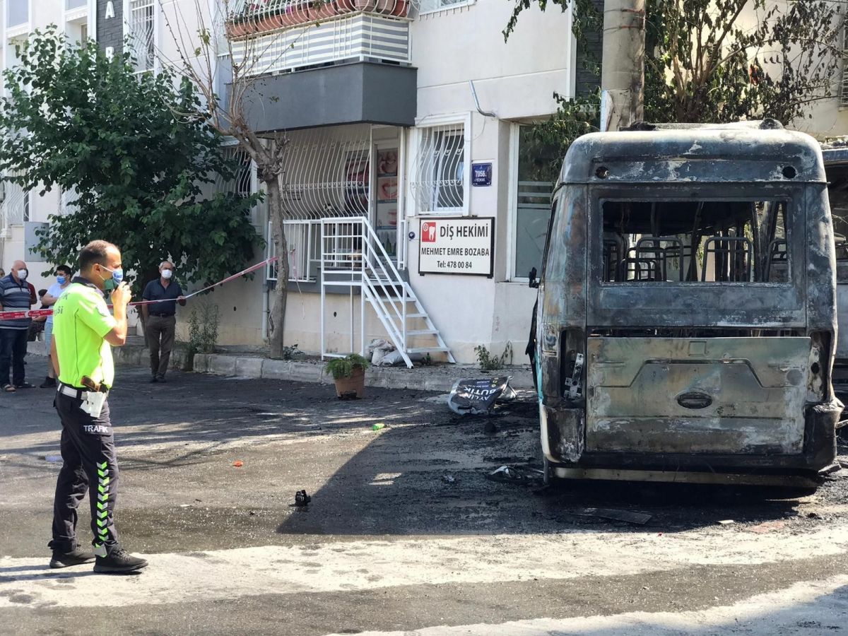 İzmir de yolcu dolu iki minibüs yandı: 6 yaralı #4