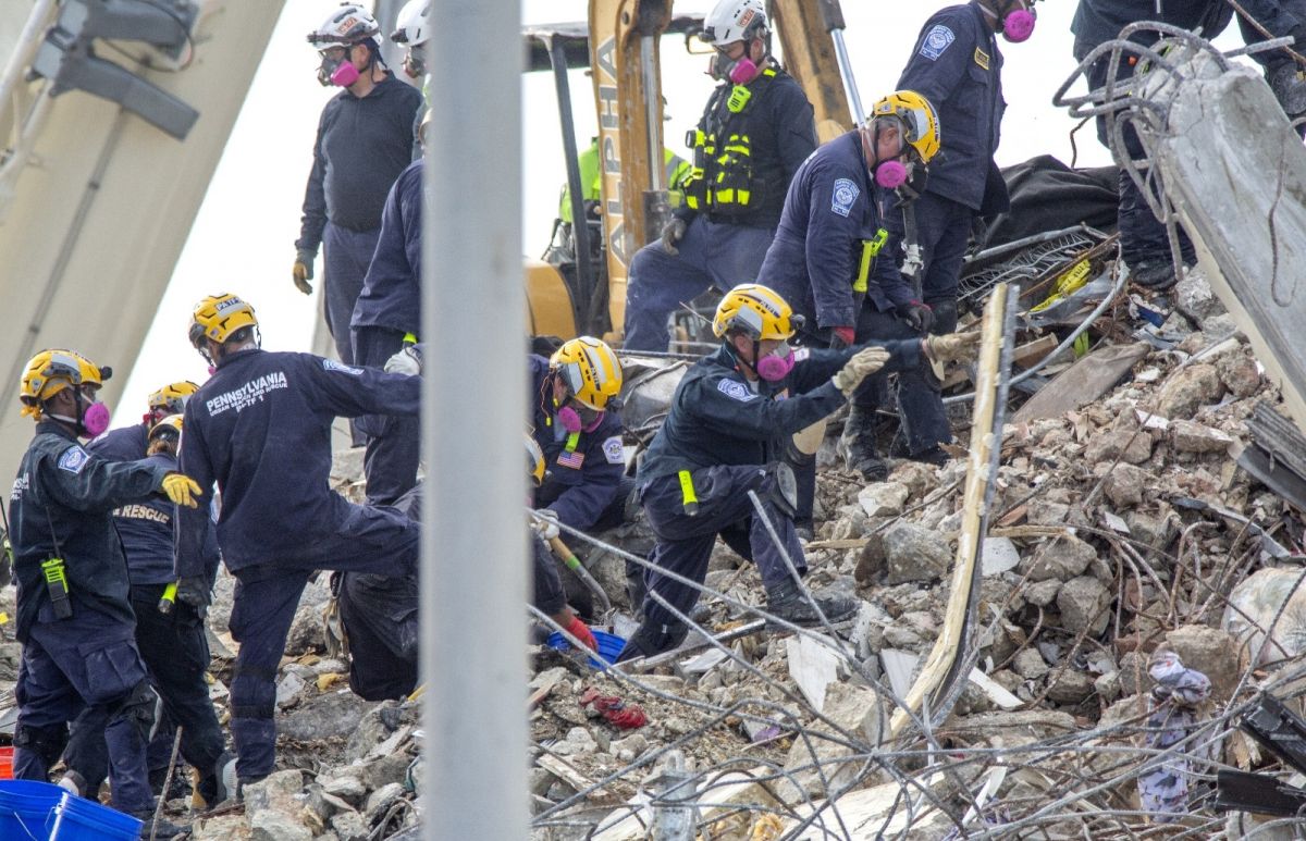 Miami de çöken 13 katlı binanın enkazından çıkarılan ceset sayısı 86 oldu #1