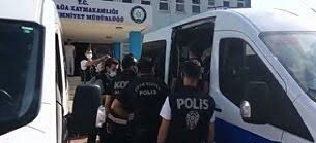 İzmir merkezli kaçak silah operasyonu:15 tutuklama #1