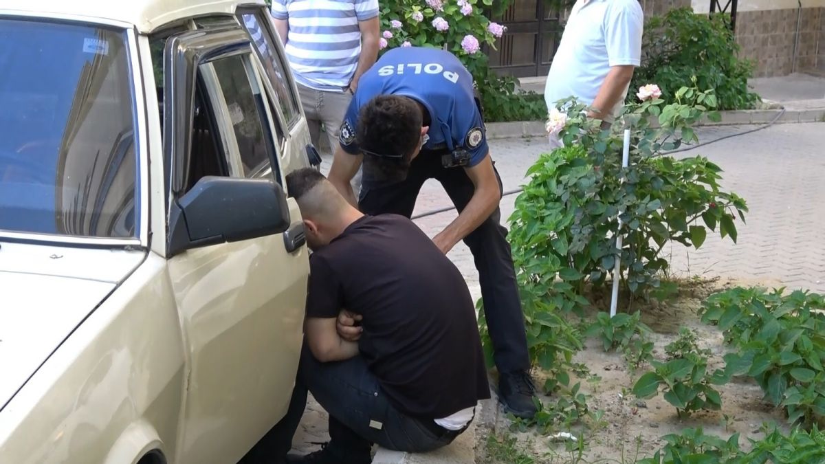 Bursa’da tanımadığı birinin arabasında uyudu #5