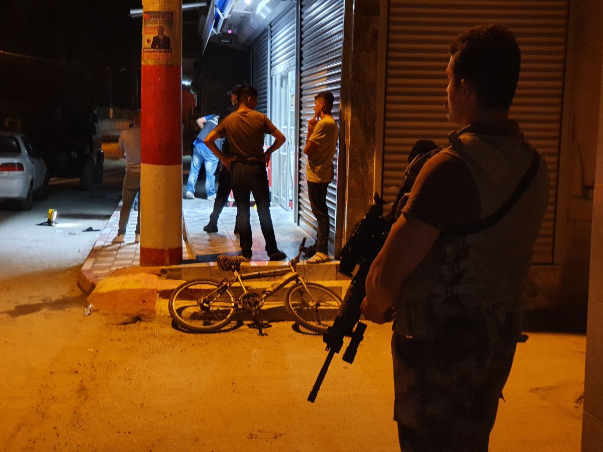 Adana da sokak ortasında silahlı saldırı: 1 ölü 1 yaralı #10