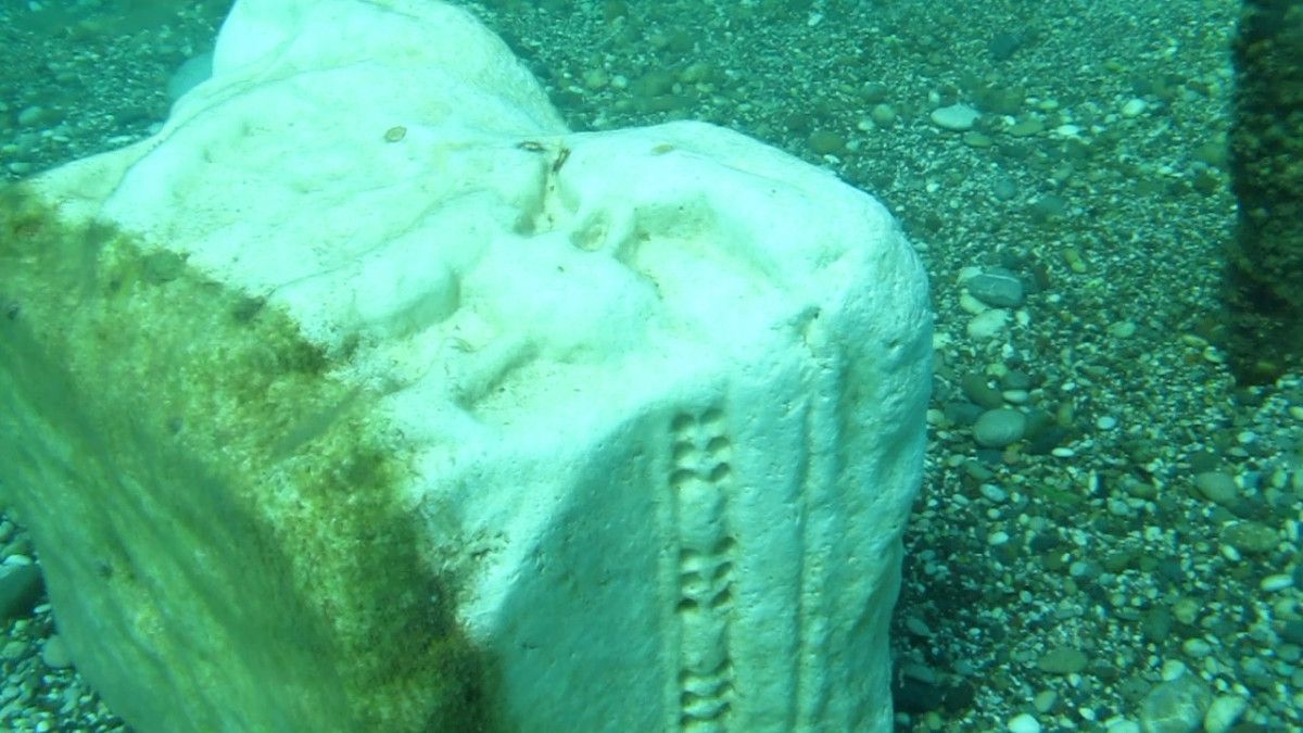 Antalya da denizin altında Roma sütunu çıktı #1
