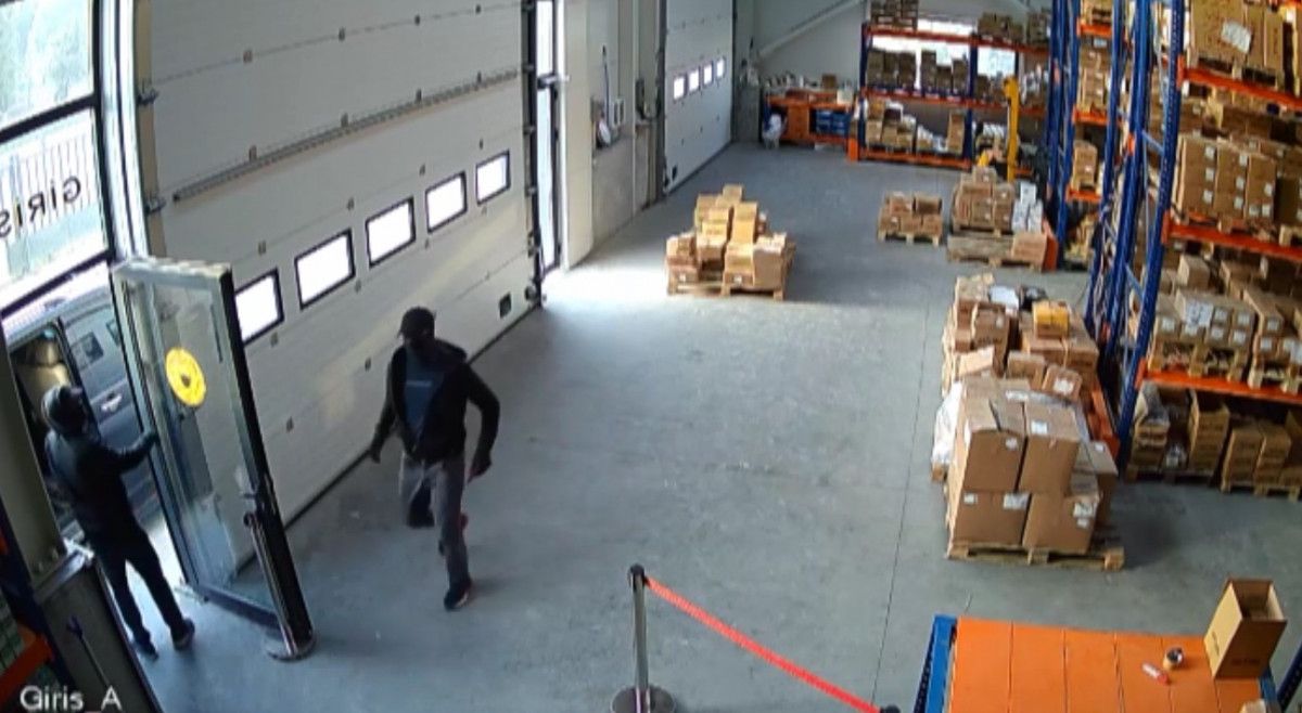 İstanbul da 10 milyon liralık vurgun yapan hırsızlar yakalandı #6