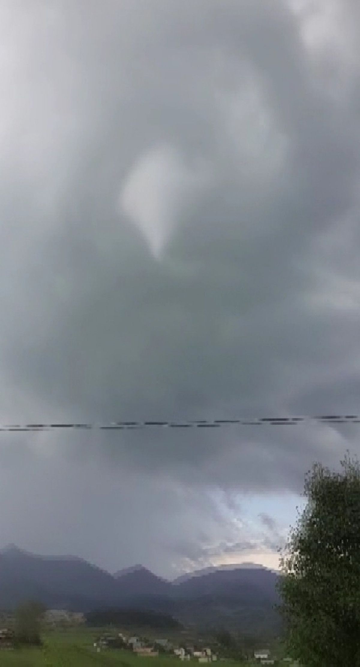 Artvin Şavşat’ta hortum ve fırtına etkili oldu #3