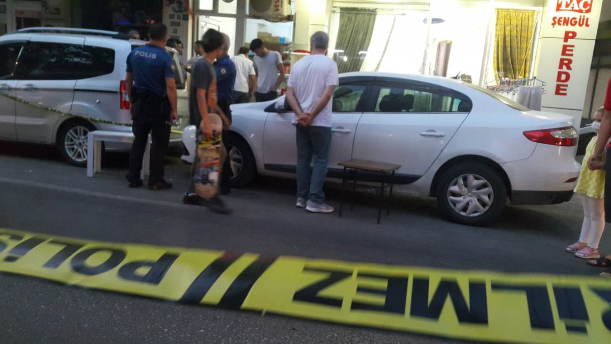 Bursa da otomobilden cadde ortasında rastgele ateş açıldı #3