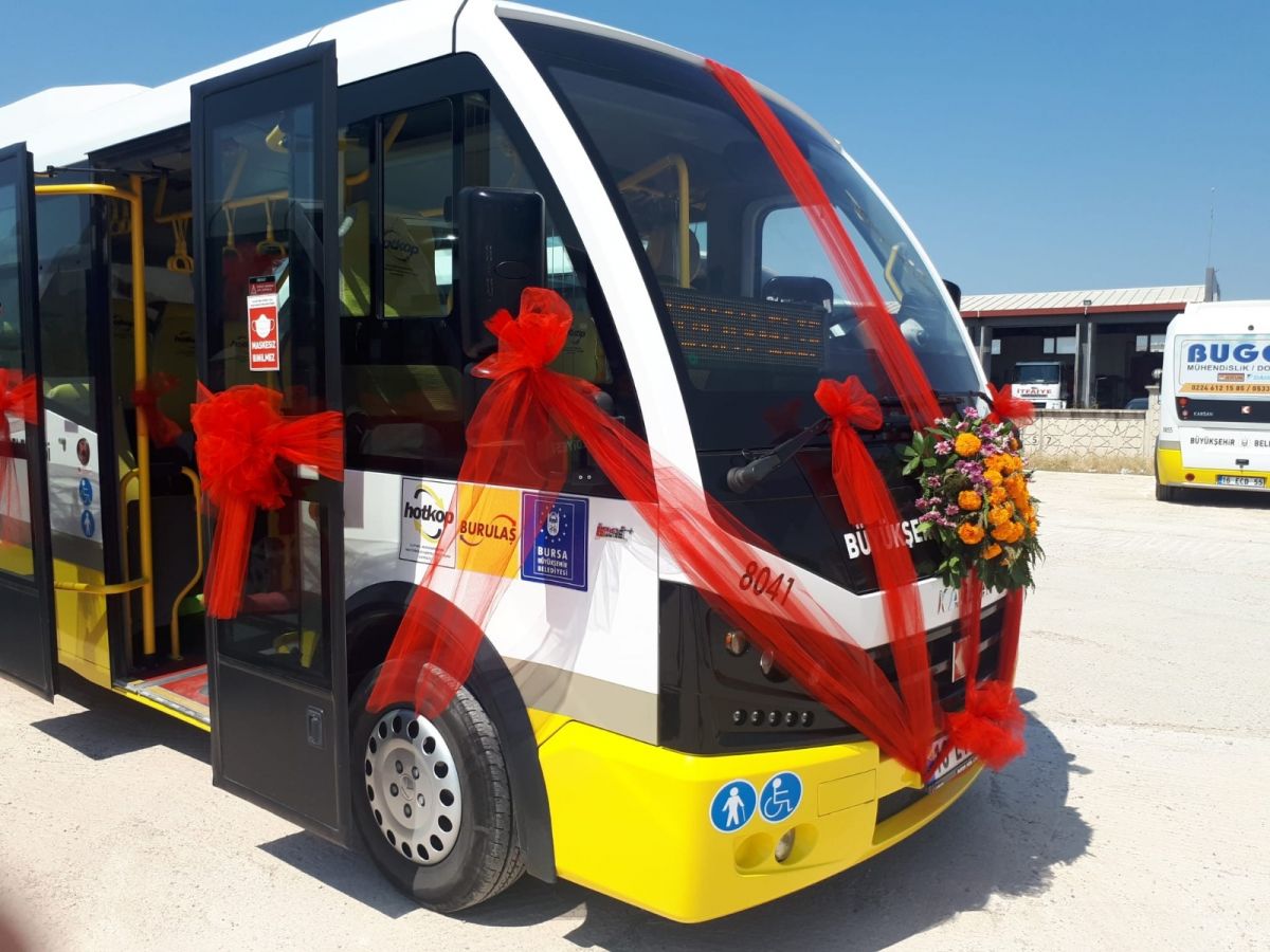 Bursa da bir şoför, halk otobüsünü gelin arabası yaptı #6