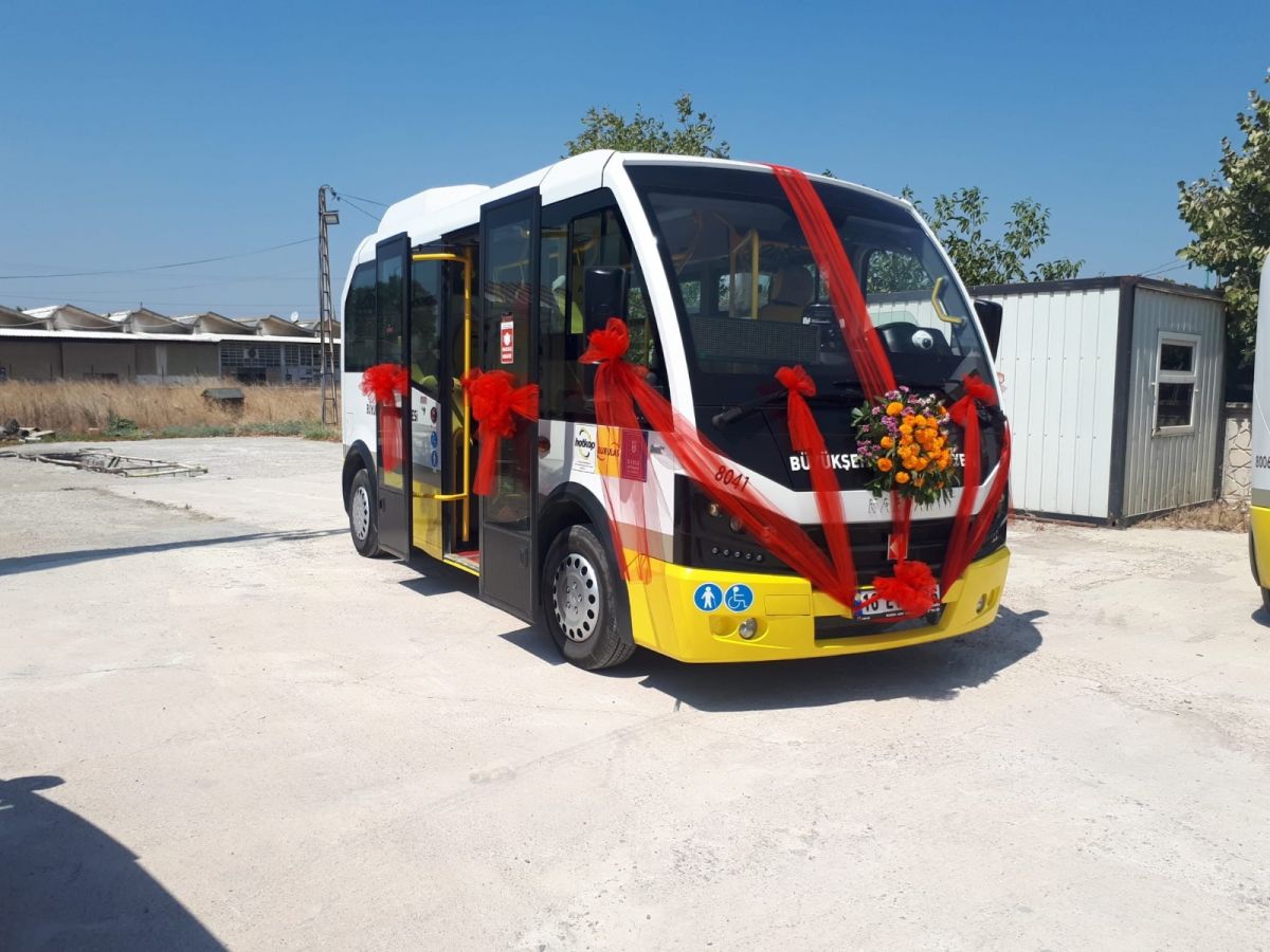 Bursa da bir şoför, halk otobüsünü gelin arabası yaptı #7