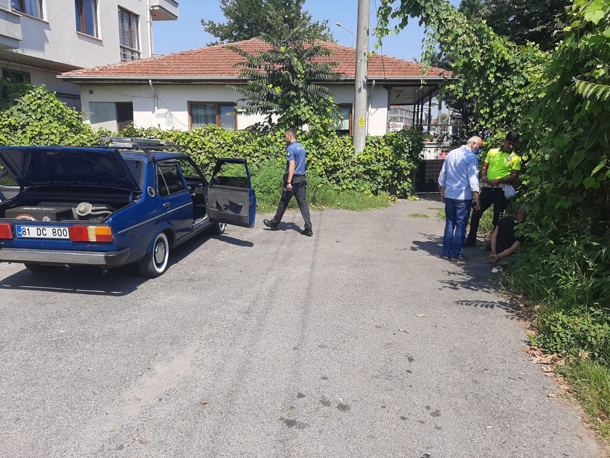 Düzce de araç çalan kişi, çıkmaz sokağa girince yakalandı #2