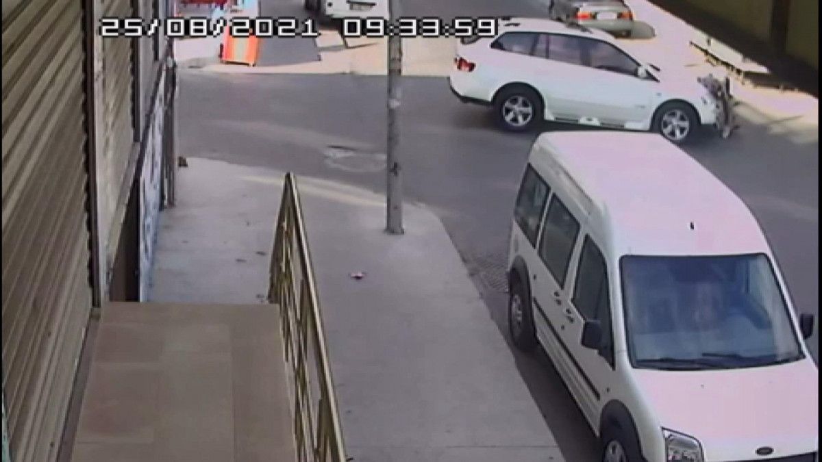 Esenyurt’ta ciple çarpışan motosikletli yaralandı #3