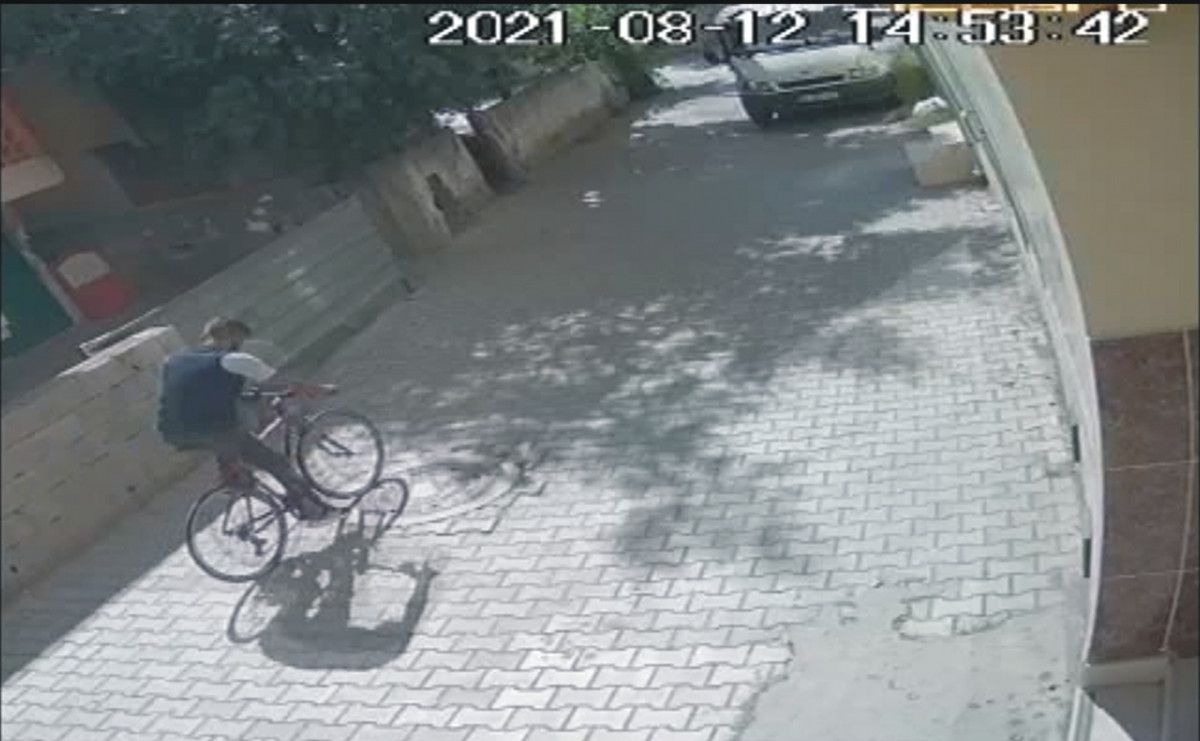 Osmaniye deki hırsız, zillere rastgele basıp bisiklet çaldı #3
