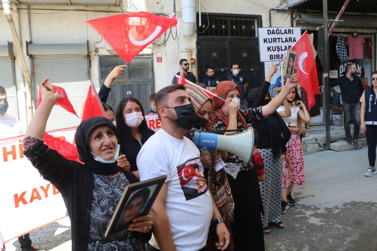 Hakkari de HDP yi protesto eden baba, kızının polis olmak istediğini söyledi #5