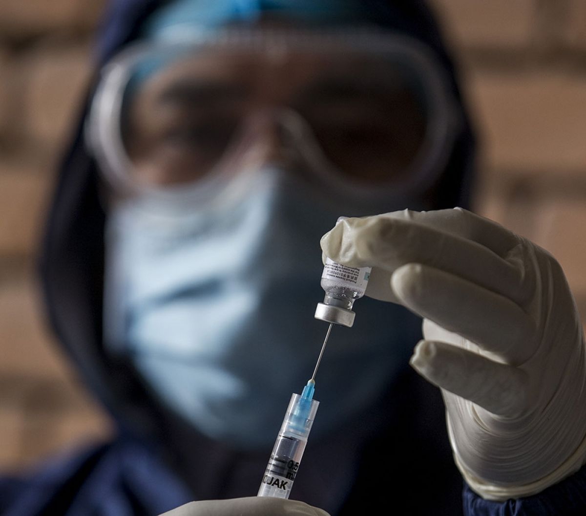 İsrail’de 12 yaş üzeri için üçüncü doz koronavirüs aşısı onaylandı #1