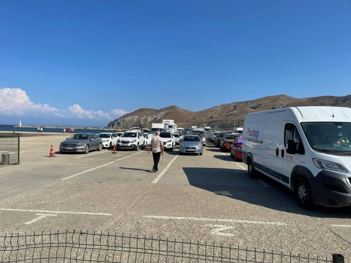 Gökçeada’dan dönen tatilcilerin feribot çilesi #6