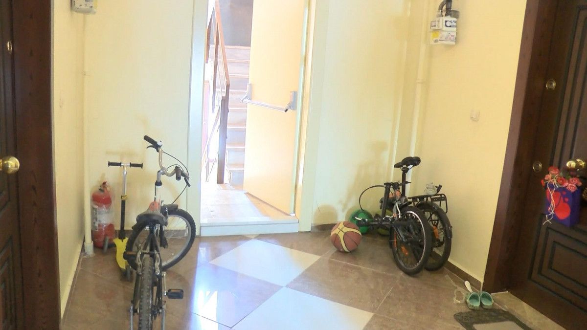 Beylikdüzü ndeki bisiklet hırsızı, yangın merdiveninde 9 saat saklandı #8