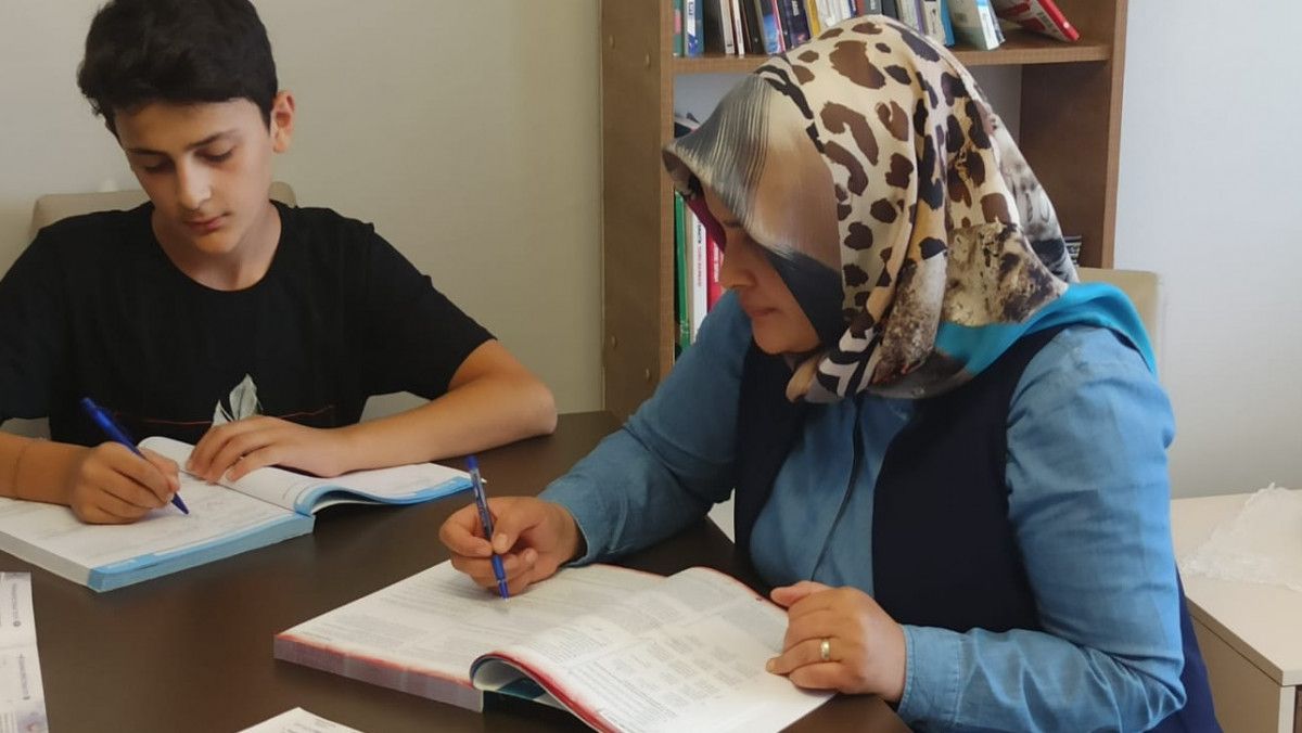 Kırıkkale deki 3 çocuk annesinin 20 yıllık üniversite hayali gerçek oldu #6