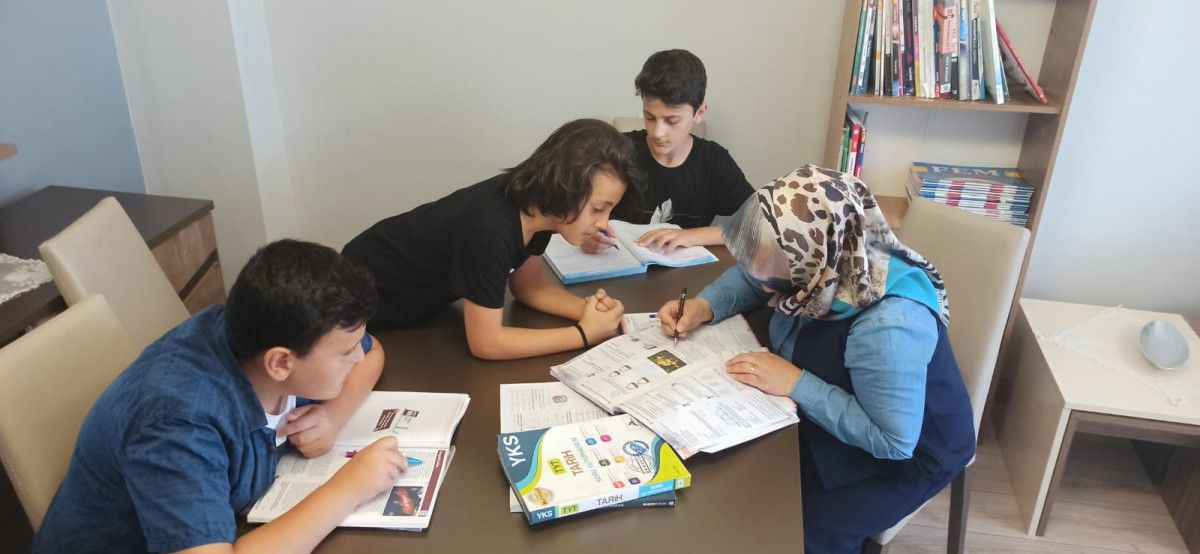 Kırıkkale deki 3 çocuk annesinin 20 yıllık üniversite hayali gerçek oldu #1