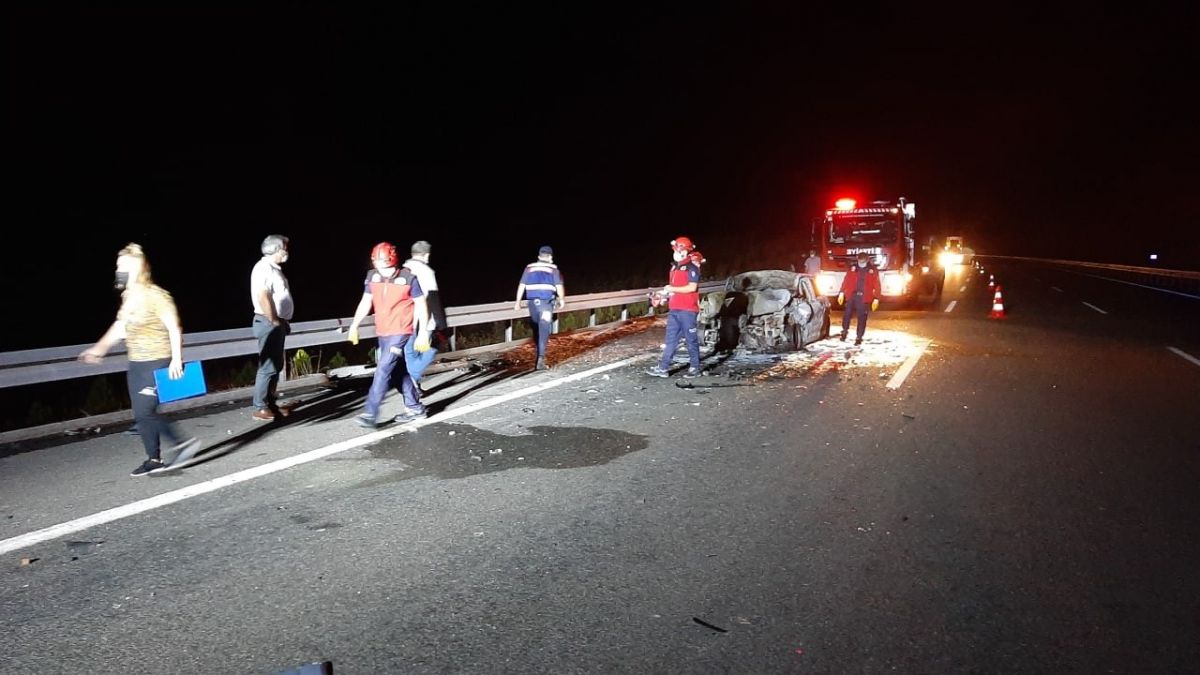 Balıkesir’de 3 aracın karıştığı kazada 2 kişi öldü #2