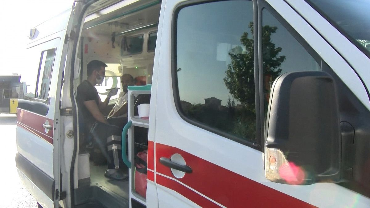Ataşehir de İETT otobüsü yolcu minibüsüne çarptı #6