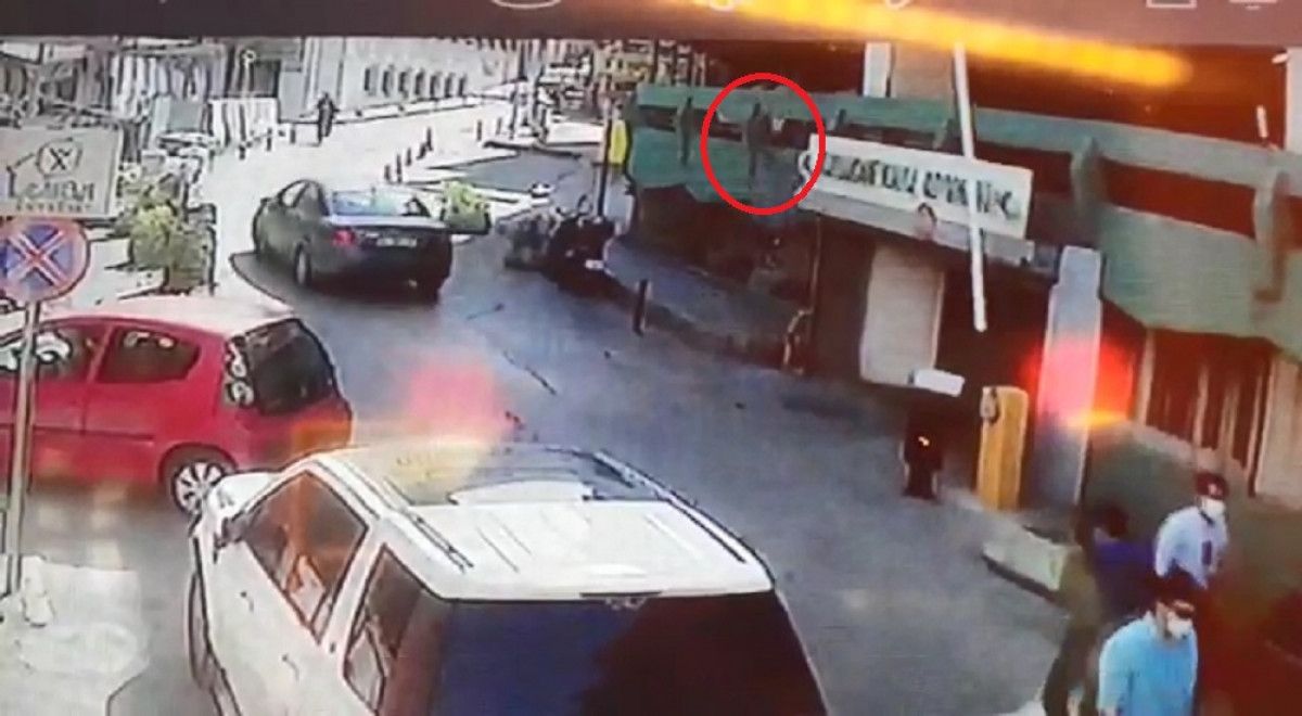 Bursa da dengesini kaybeden bir kişi, katlı otoparkın 3 üncü katından düştü #1