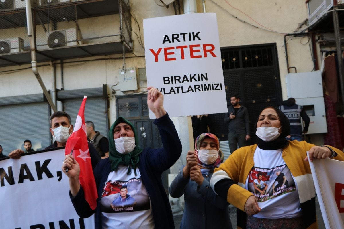 Diyarbakır daki annelerden, Hakkari deki evlat nöbeti eylemlerine destek #4