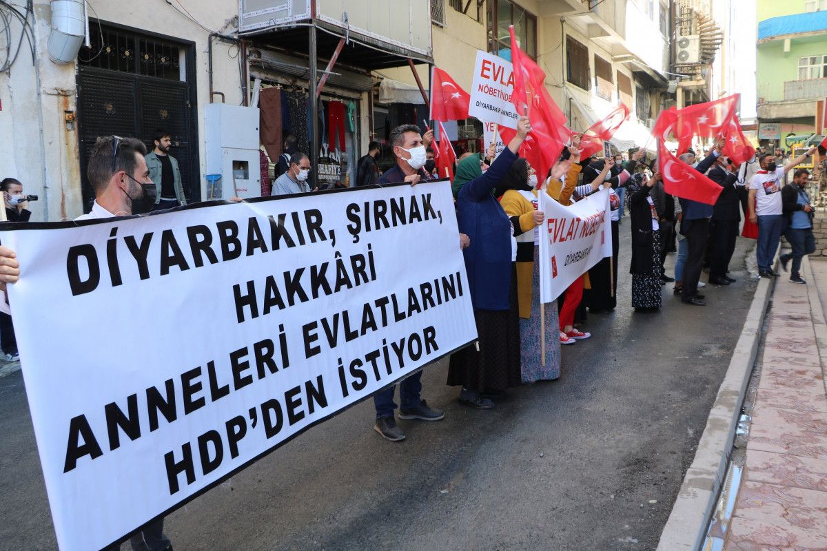 Diyarbakır daki annelerden, Hakkari deki evlat nöbeti eylemlerine destek #5