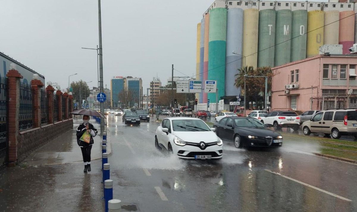 Meteoroloji den İzmir için sağanak yağış uyarısı #1