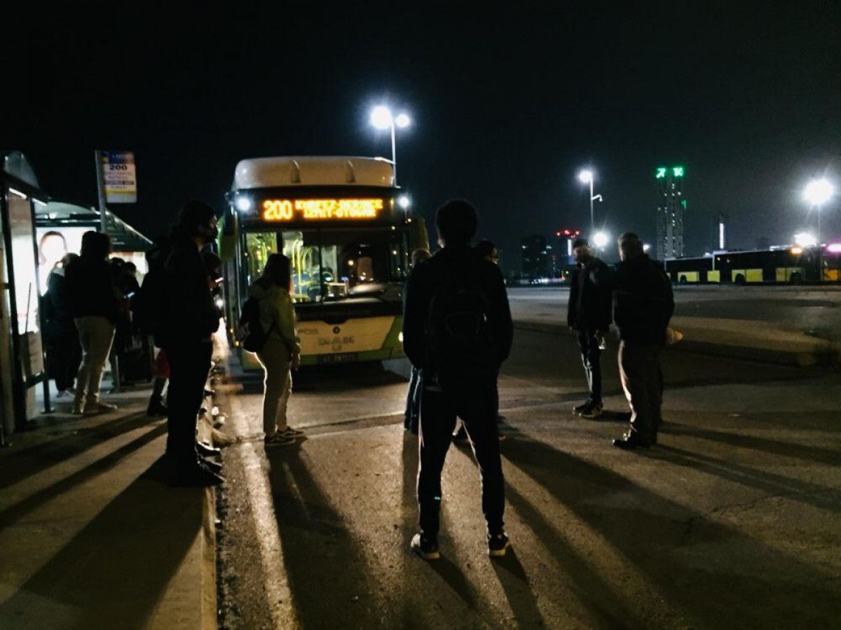 Kartal da otobüsten inmeyen koronavirüs hastası kadını polis indirdi #4