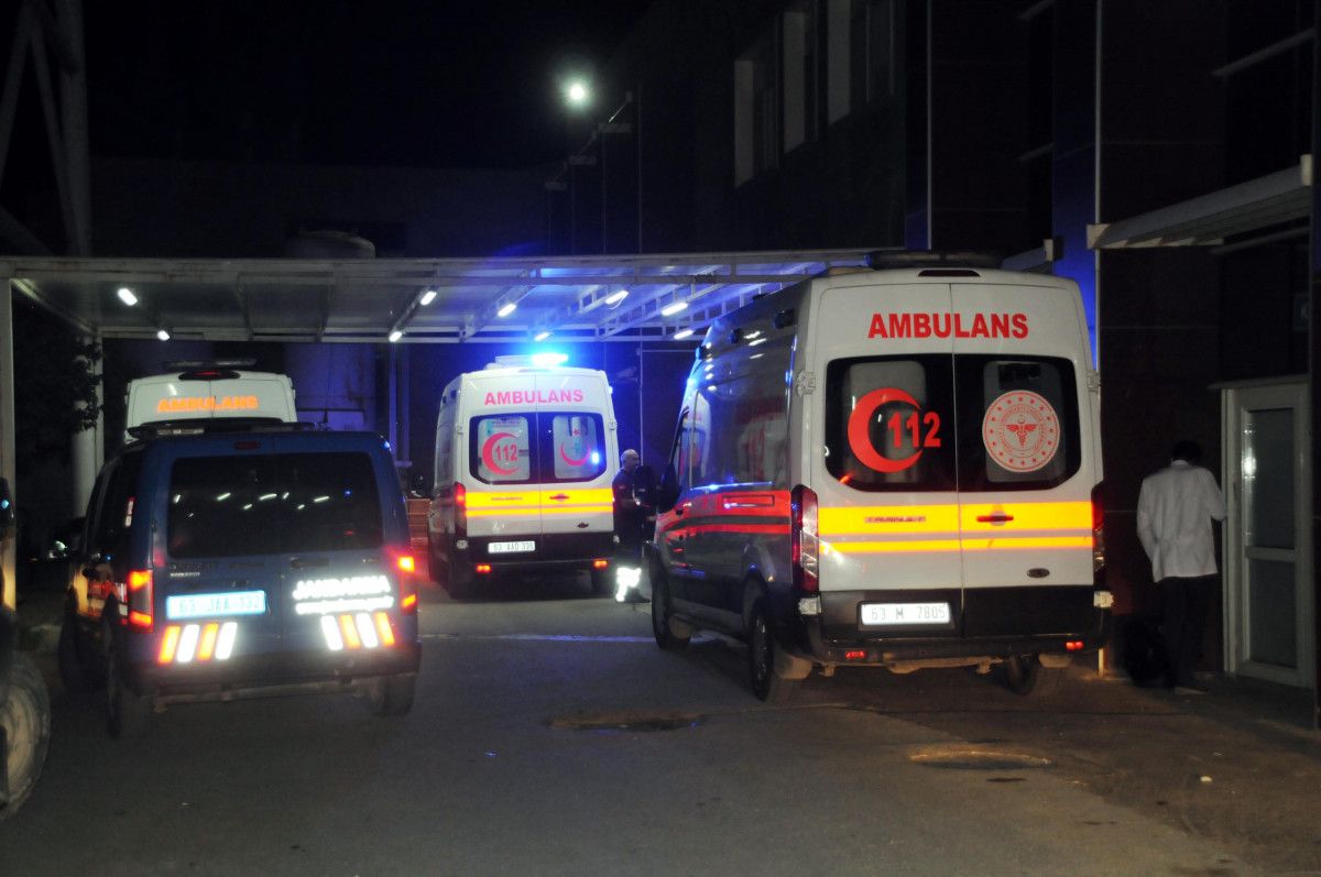 Şanlıurfa’da öğretmenlerin bulunduğu minibüs kaza yaptı: 10 yaralı #8