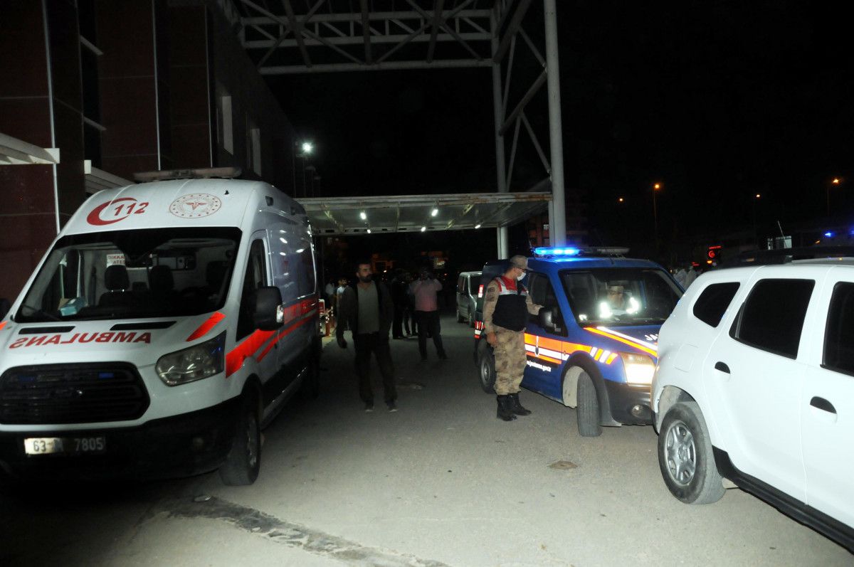 Şanlıurfa’da öğretmenlerin bulunduğu minibüs kaza yaptı: 10 yaralı #9