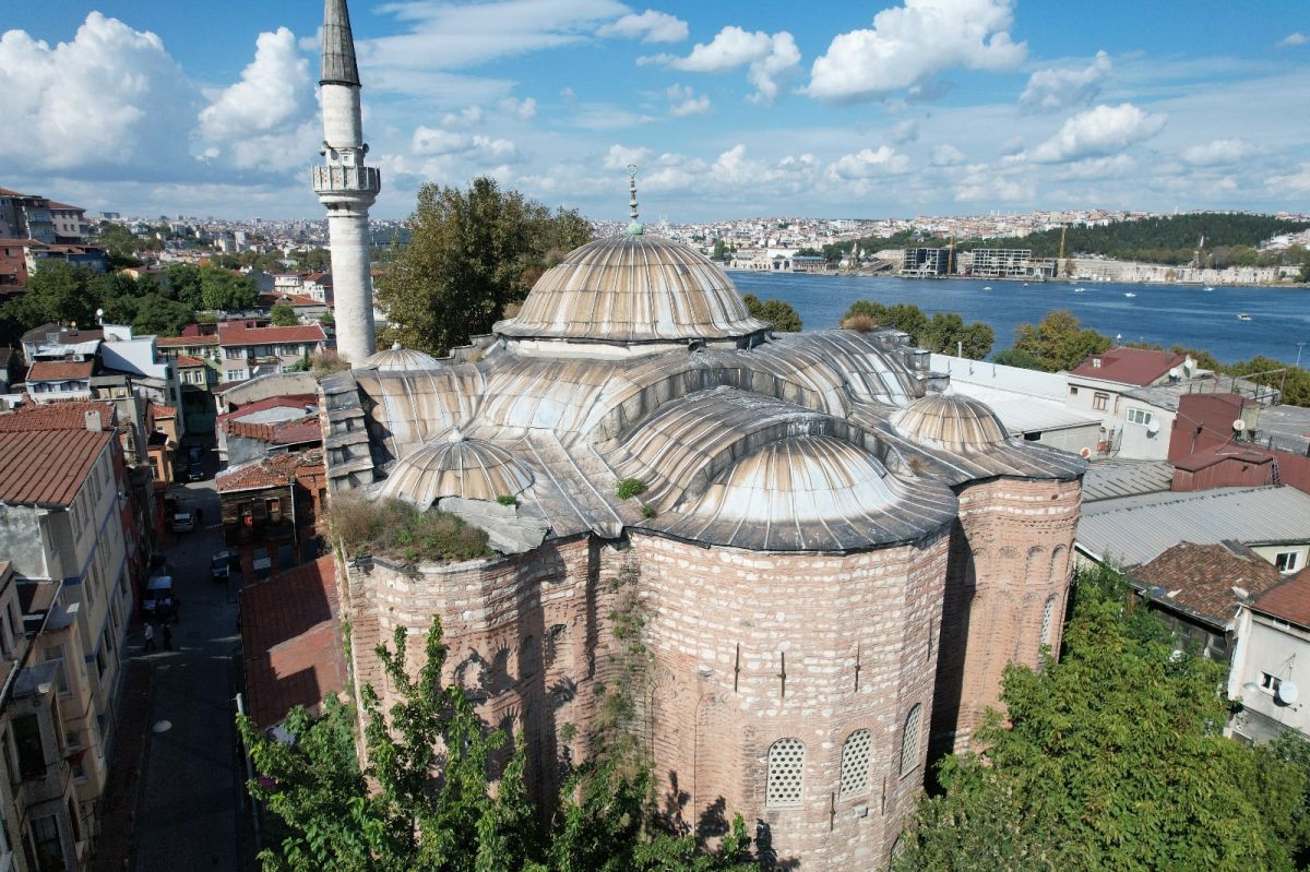 İstanbul da Bizans döneminde inşa edilen dini yapıdaki mezar ilgi çekiyor #1