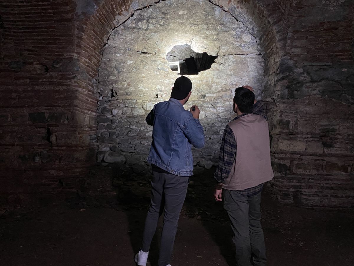 İstanbul da Bizans döneminde inşa edilen dini yapıdaki mezar ilgi çekiyor #9
