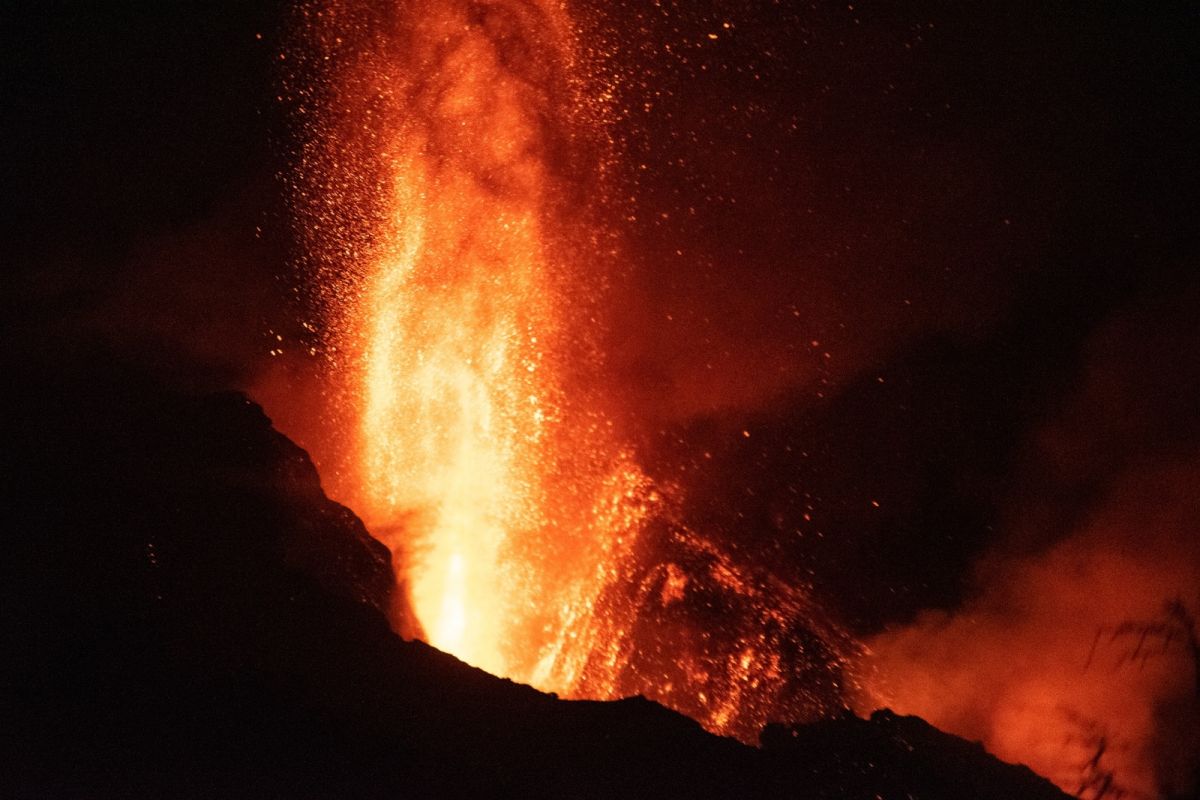 La Palma Yanardağı 3 ay daha lav püskürtecek #2