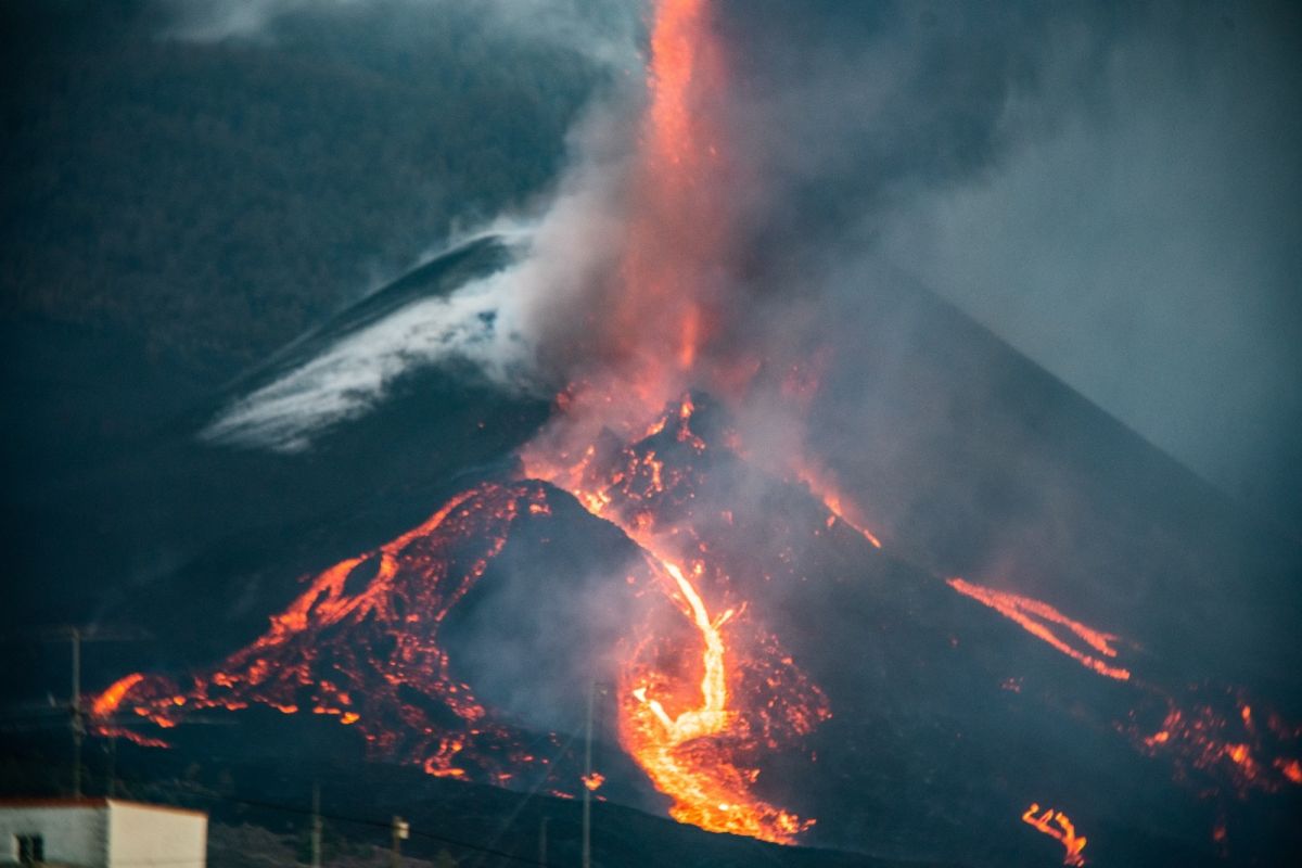 La Palma Yanardağı 3 ay daha lav püskürtecek #3