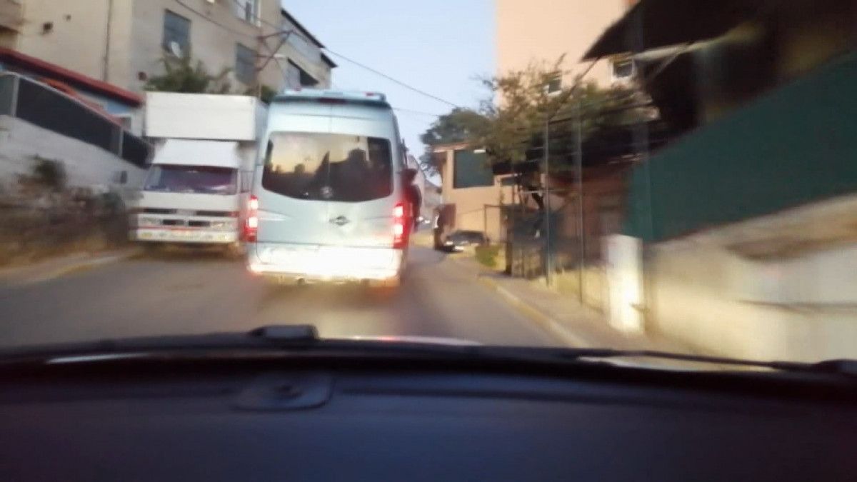 İstanbul daki tehlike saçan toplu taşıma çilesi kamerada #5