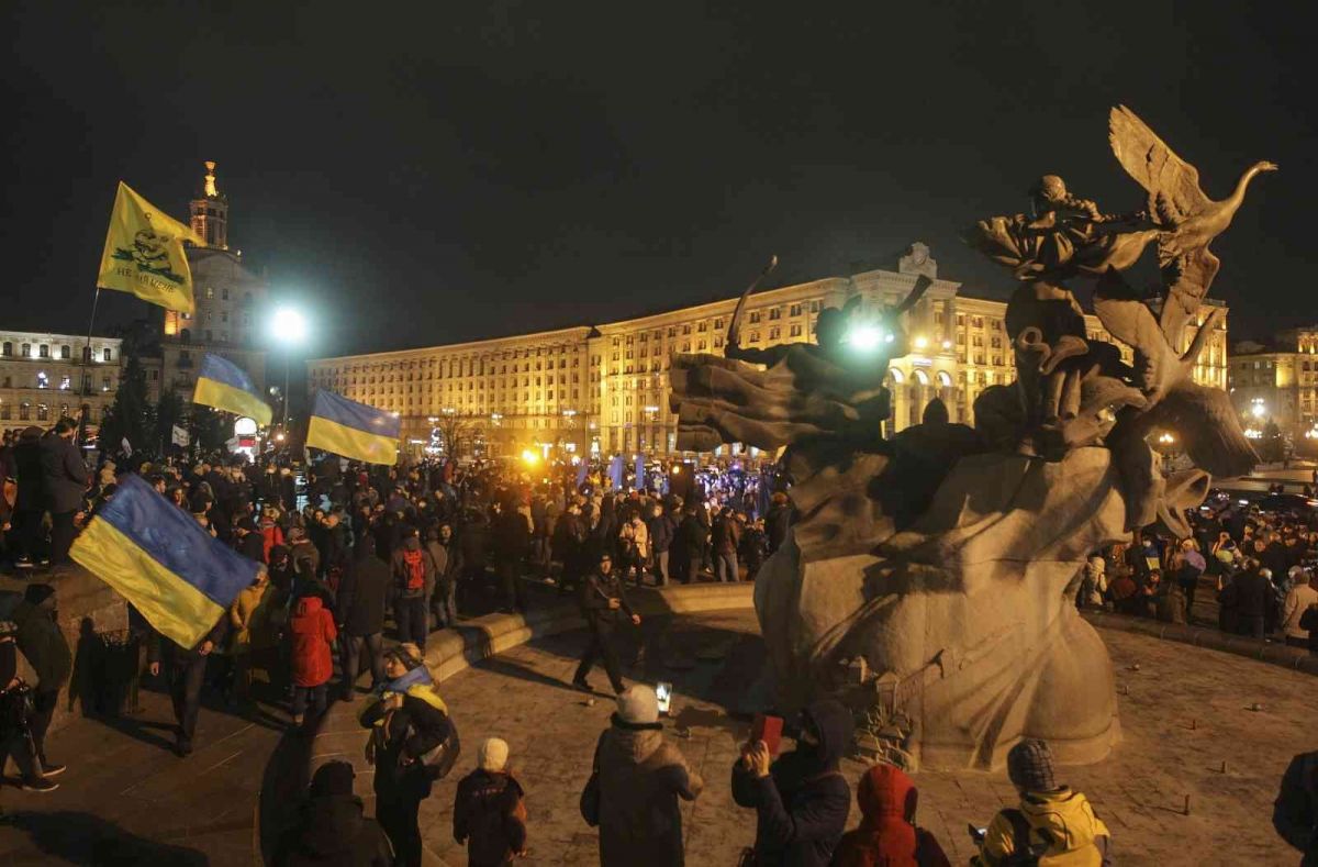 Ukrayna da Poroşenko destekçileri Başkanlık binasını basmaya çalıştı #4