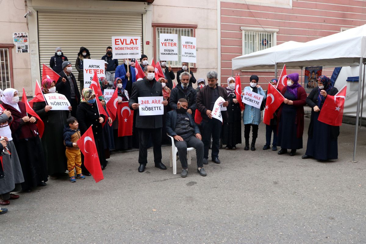 80 yaşında, kızı için Diyarbakır nöbetine katıldı #5