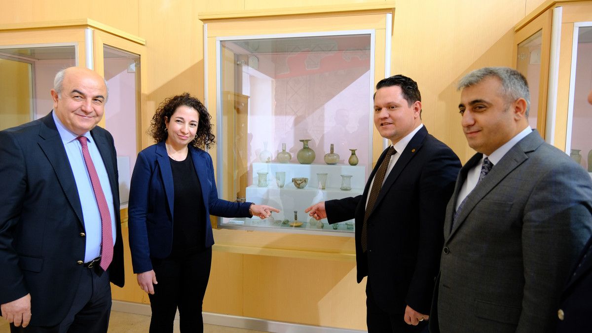 Sivas ta 17 yüzyıllık cam fanustaki sıvı zeytinyağı çıktı #3