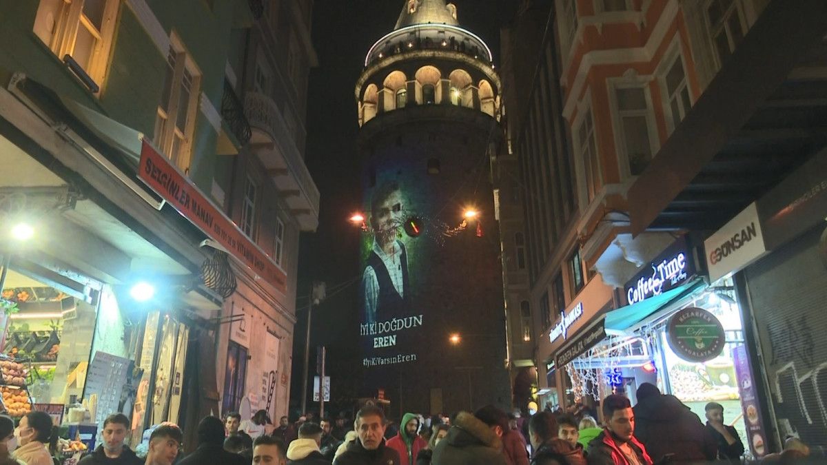 Galata Kulesi nde şehit Eren Bülbül ün doğum gününe özel video gösterisi #2